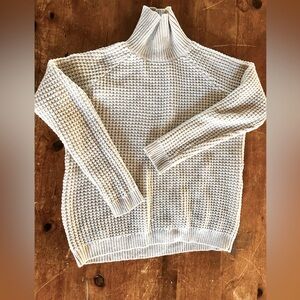 Won Hundred Copenhagen high-quality brand 100% wool thick waffle turtleneck.